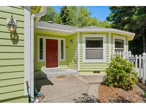 3866 Spruce Street Florence OR 97439