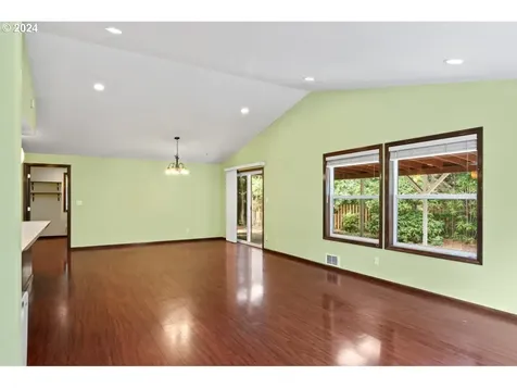 3866 Spruce Street Florence OR 97439