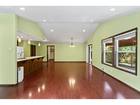3866 Spruce Street Florence OR 97439