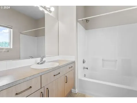 14827 SW Kraft Loop Portland OR 97223