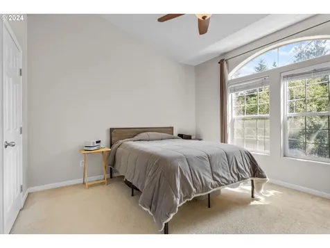 14827 SW Kraft Loop Portland OR 97223
