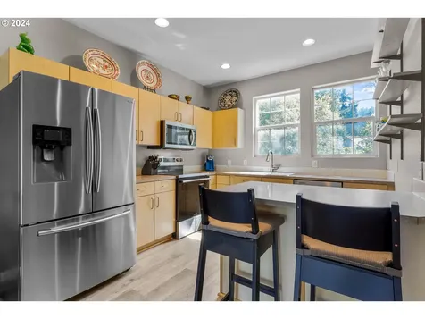 14827 SW Kraft Loop Portland OR 97223