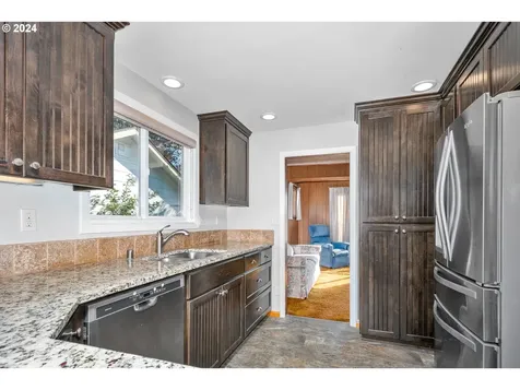 114 NW 40th Street Vancouver WA 98660
