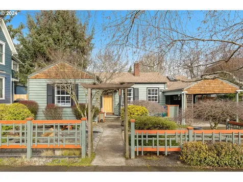 7823 Se Knight Street Portland OR 97206