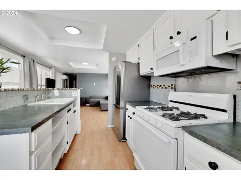 15758 SE Highway 224 Damascus OR 97089