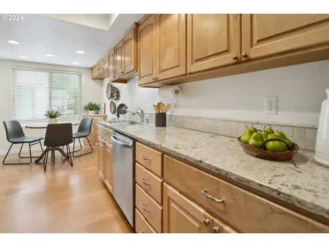 15820 Sw Greens Way Portland OR 97224