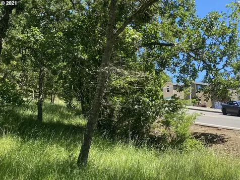 1452 NE Rocky Ridge Drive Roseburg OR 97470