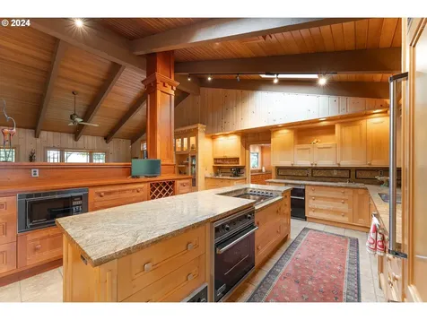 1475 SE Kane Street Roseburg OR 97470