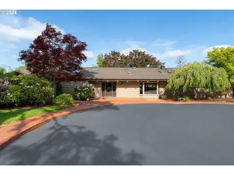 1475 SE Kane Street Roseburg OR 97470