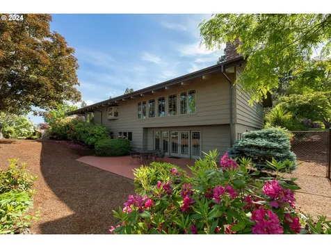 1475 SE Kane Street Roseburg OR 97470