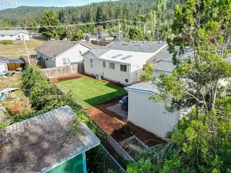 6988 Bluebelle Way Springfield OR 97478