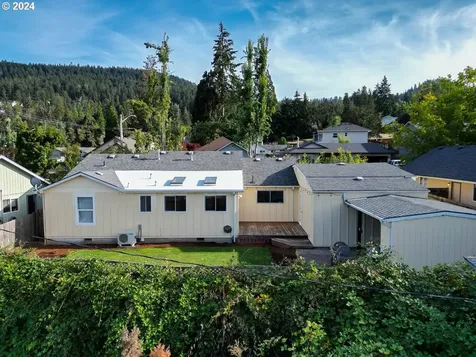 6988 Bluebelle Way Springfield OR 97478