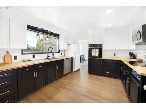 6988 Bluebelle Way Springfield OR 97478