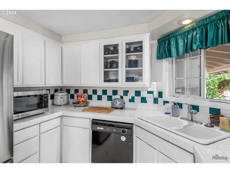 2280 Providence Street Eugene OR 97401