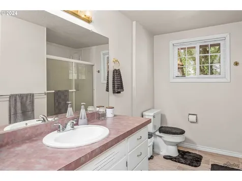 2280 Providence Street Eugene OR 97401