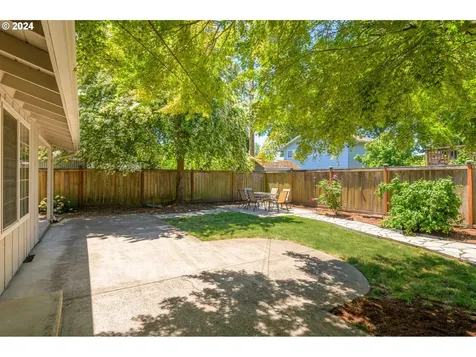 2280 Providence Street Eugene OR 97401
