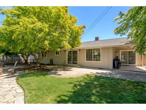 2280 Providence Street Eugene OR 97401