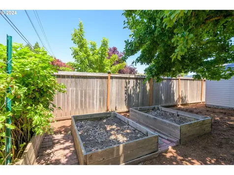 2280 Providence Street Eugene OR 97401