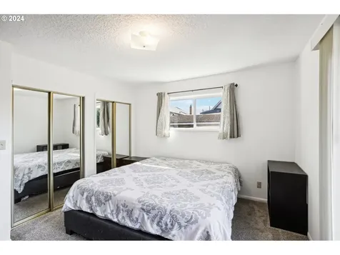 908 S 3rd Avenue Kelso WA 98626
