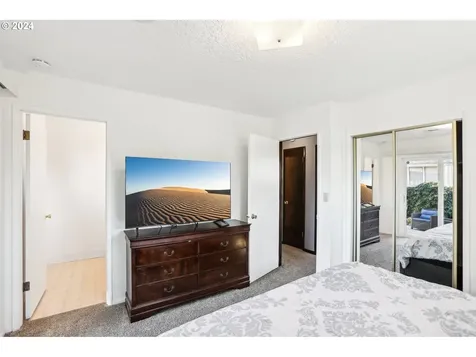 908 S 3rd Avenue Kelso WA 98626