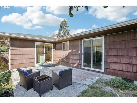 908 S 3rd Avenue Kelso WA 98626