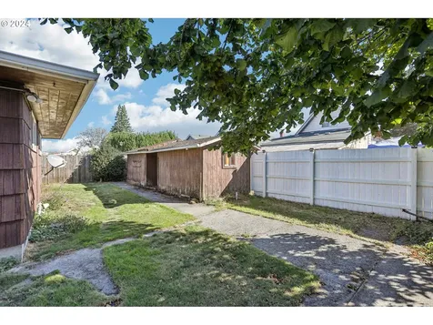 908 S 3rd Avenue Kelso WA 98626