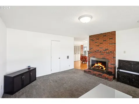 908 S 3rd Avenue Kelso WA 98626