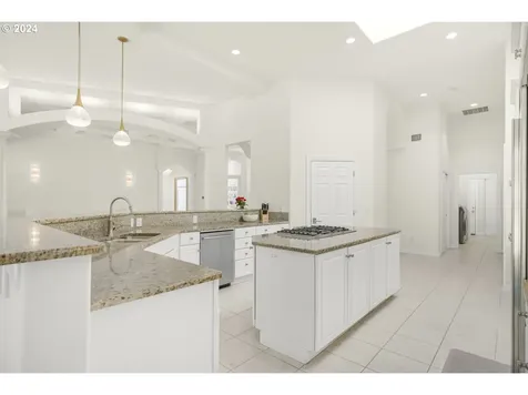 5815 SW Orchid Drive Portland OR 97219