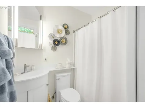 5815 SW Orchid Drive Portland OR 97219