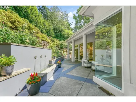 5815 SW Orchid Drive Portland OR 97219