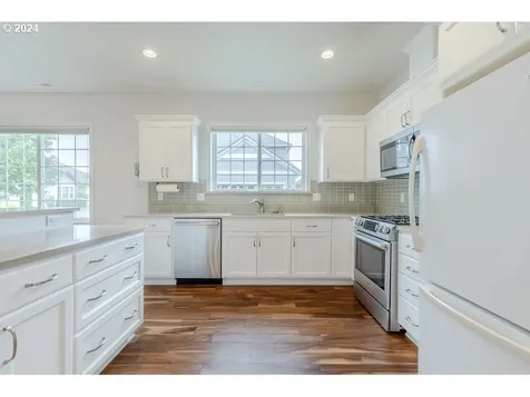 2086 Lake Shore Drive Eugene OR 97408