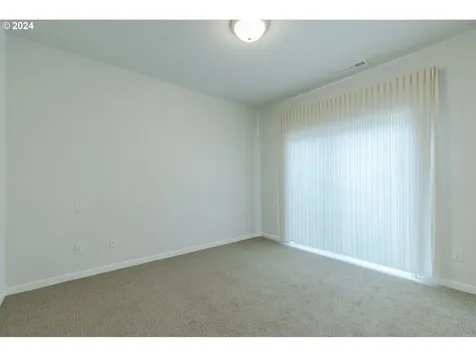 2086 Lake Shore Drive Eugene OR 97408