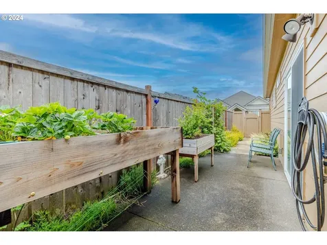 2086 Lake Shore Drive Eugene OR 97408