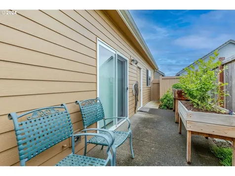 2086 Lake Shore Drive Eugene OR 97408