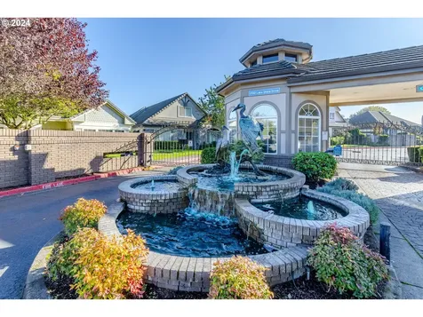 2086 Lake Shore Drive Eugene OR 97408