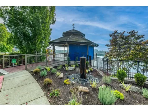 2086 Lake Shore Drive Eugene OR 97408