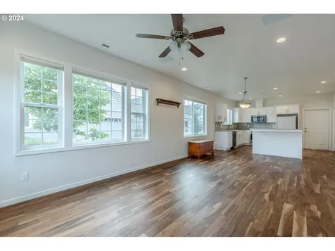 2086 Lake Shore Drive Eugene OR 97408