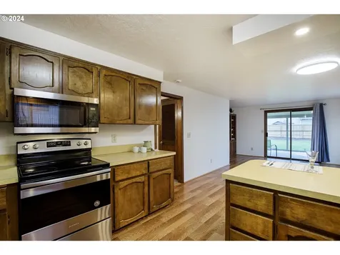 182 NE 14th Avenue Canby OR 97013