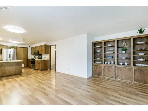 182 NE 14th Avenue Canby OR 97013