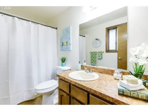 182 NE 14th Avenue Canby OR 97013