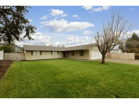 182 NE 14th Avenue Canby OR 97013