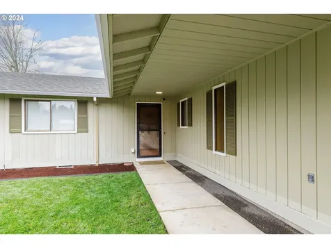 182 NE 14th Avenue Canby OR 97013