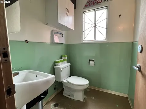 34635 Highway 101 Business Astoria OR 97103