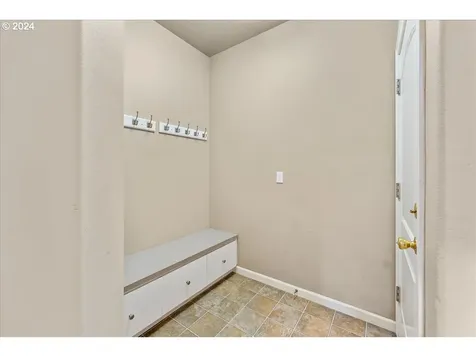1326 SE 16th Avenue Canby OR 97013