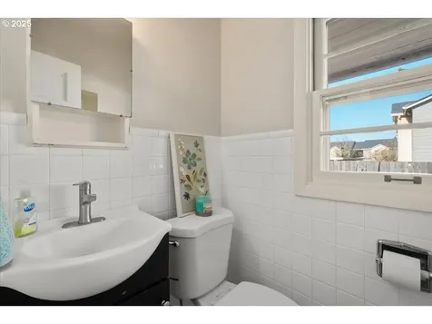13516 NE 72nd Street Vancouver WA 98682