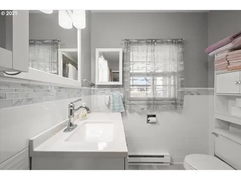 13516 NE 72nd Street Vancouver WA 98682