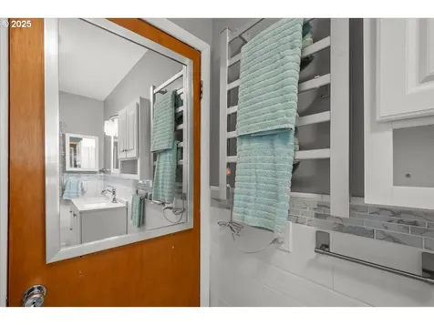 13516 NE 72nd Street Vancouver WA 98682