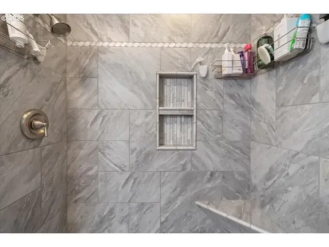 13516 NE 72nd Street Vancouver WA 98682