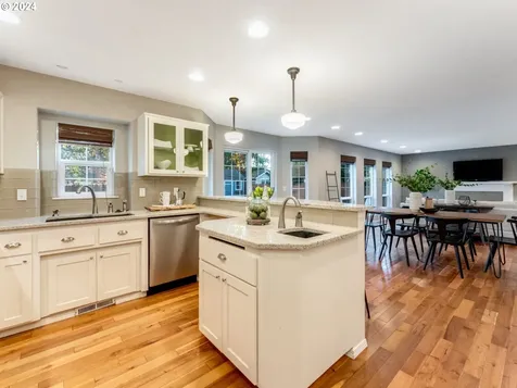 1256 SW Russ Lane Mcminnville OR 97128