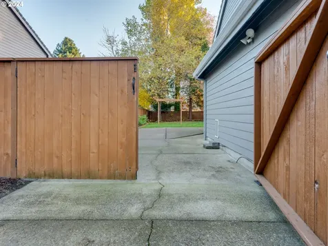 1256 SW Russ Lane Mcminnville OR 97128